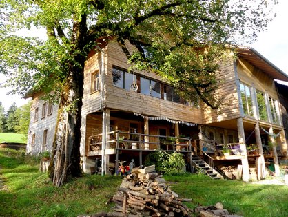 Traditioneller Allgäuer Holzbau Ferienhof in Alleinlage